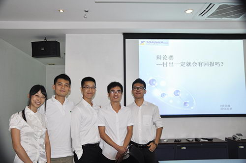 反方團隊合影-兵來將擋，我們自信沉著