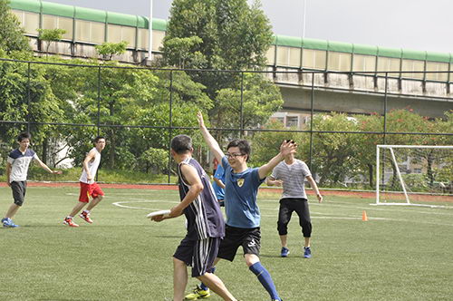 激烈的比賽，難分勝負(fù)啊..